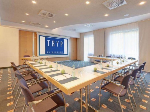 小型多媒體會議室矩陣系統(tǒng)應(yīng)用方案